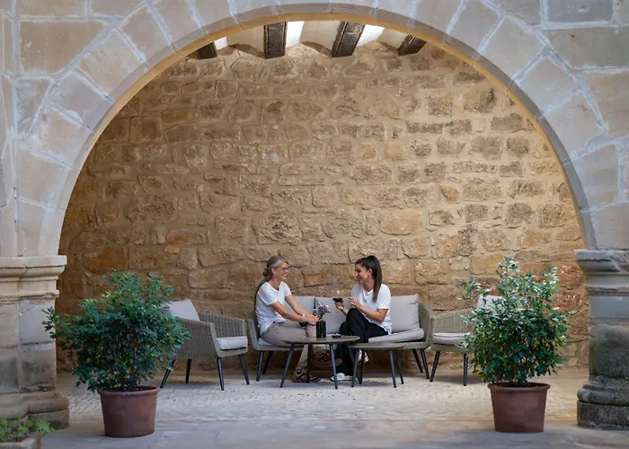 Santuario Virgen De La Fuente Пеньярроия-де-Таставинс